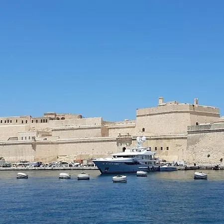 Stylish Townhouse With Balcony Next To Waterfront By 360 Estates Σπίτι διακοπών *