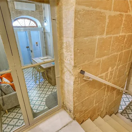 Σπίτι διακοπών Stylish Townhouse With Balcony Next To Waterfront By 360 Estates