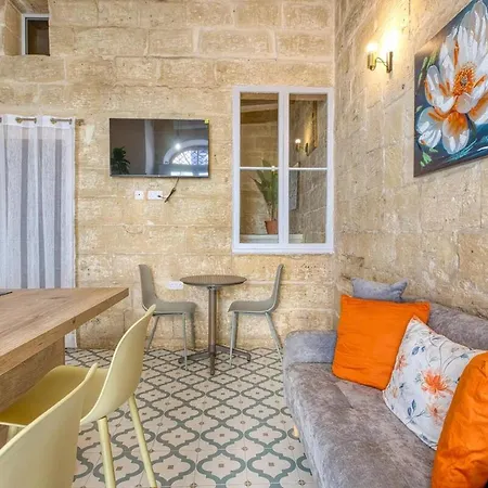 別荘 Stylish Townhouse With Balcony Next To Waterfront By 360 Estates セングレア
