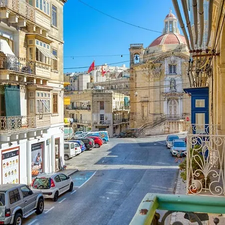 Σπίτι διακοπών Stylish Townhouse With Balcony Next To Waterfront By 360 Estates Senglea