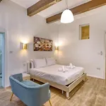 Stylish Townhouse With Balcony Next To Waterfront By 360 Estates * Сенглея