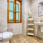 Stylish Townhouse With Balcony Next To Waterfront By 360 Estates *