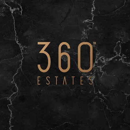 Stylish Townhouse With Balcony Next To Waterfront By 360 Estates