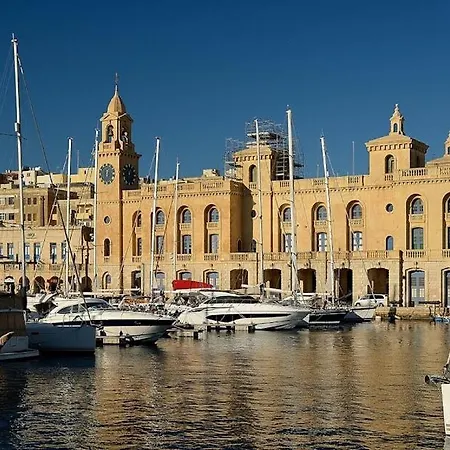 بيت للعطل Stylish Townhouse With Balcony Next To Waterfront By 360 Estates *